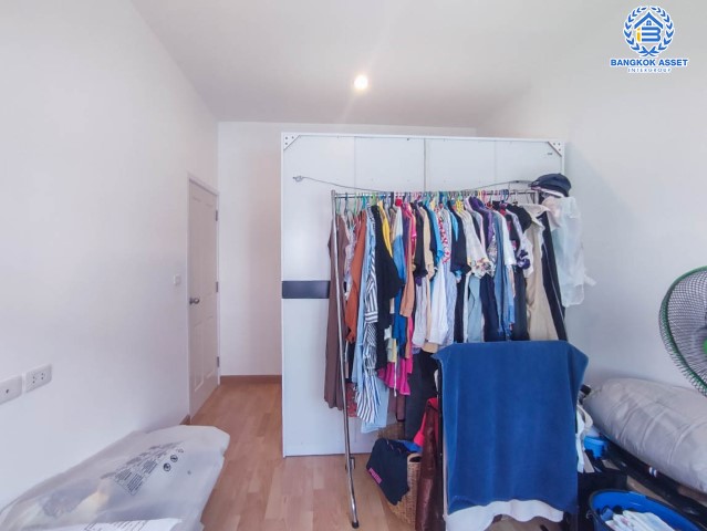 *****ทาวน์เฮ้าส์มือสองย่านนนทบุรี ม.ชวนชื่นทาวน์ กาญจนาภิเษก-บางใหญ่ บนเนื้อที่ 21.4 ตร.ว. ฟังก์ชันจัดเต็ม 4 ห้องนอน 3 ห้องน้ำ 2 ที่จอดรถ บ้านใหม่ ตกแต่งพร้อมอยู่ แถมฟรี! 2 เครื่องปรับอากาศ ใกล้รถไฟฟ้าสายสีม่วง "สถานีคลองบางไผ่" และทางด่วน "ศรีรัช"